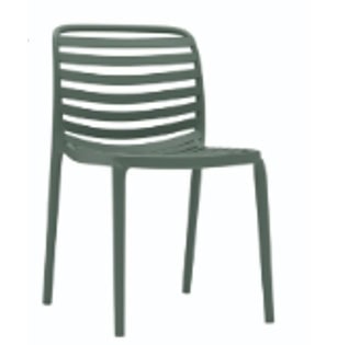 Chaise en s photosynétique en plastique pour extérieur, idéale pour terrasse ou jardin lors du week-end.