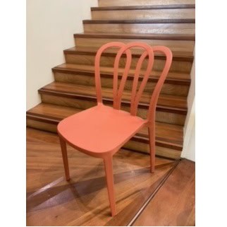 Chaise rose design moderne, mobilier intérieur élégant pour décoration, idéale pour salon ou chambre.