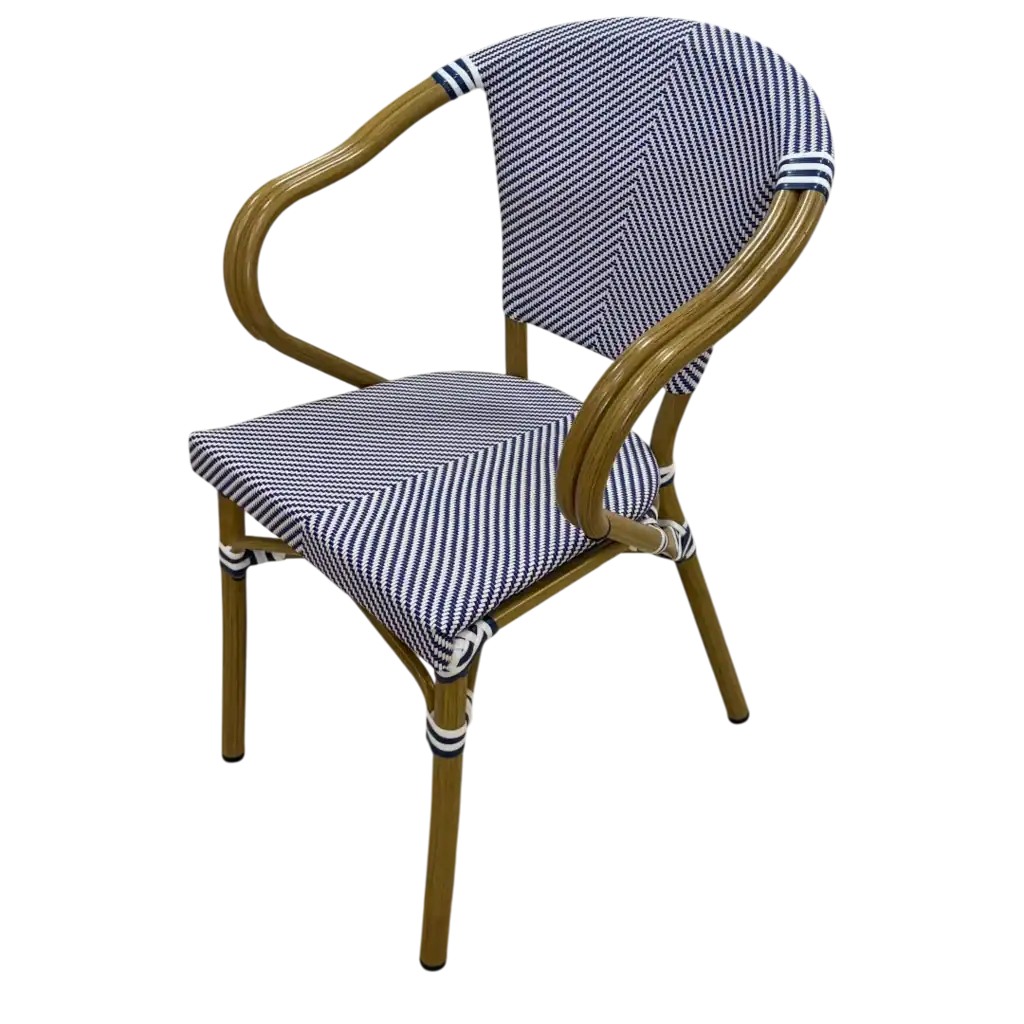 Fauteuil de repas en aluminium avec finition effet bois, assise et dossier en tissu sling blanc et bleu, design élégant et confortable pour votre salle à manger ou terrasse.