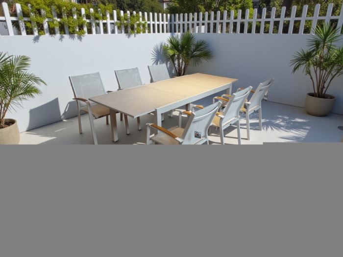 Table repas extérieure rectangulaire en aluminium taupe, idéale pour les repas en extérieur, dimensions 180x240x100 cm, design moderne et résistante aux intempéries.