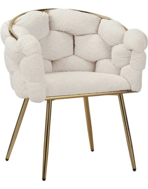 Chaise design avec tissu blanc et pieds dorés, idéale pour une décoration intérieure élégante et moderne, parfaite pour un salon ou une chambre à coucher.
