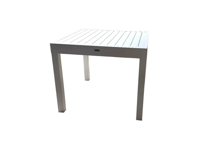 Table extensible en aluminium blanc, idéale pour repas en famille ou entre amis, avec une surface résistante et facile à nettoyer, offrant une grande flexibilité pour accueillir plus de convives.