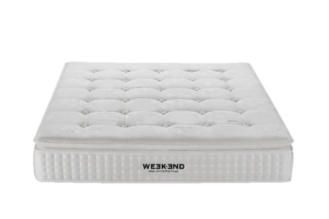 Matelas blanc douillet et confortable pour un sommeil réparateur, idéal pour un week-end de détente ou pour améliorer la qualité de vos nuits.