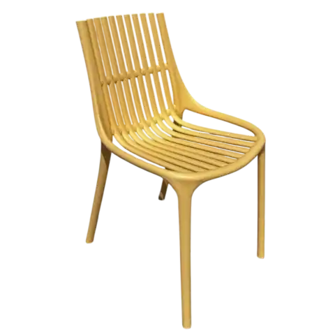 Chaise de jardin en plastique jaune à lattes en extérieur, idéale pour l'aménagement de votre espace extérieur. Conçue pour le confort et la durabilité, cette chaise apportera une touche de couleur à.