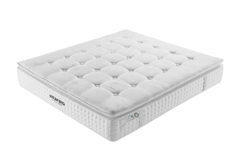 Lit confortable avec matelas apaisant et de haute qualité, parfait pour un week-end détente à la maison ou escapade relaxante.
