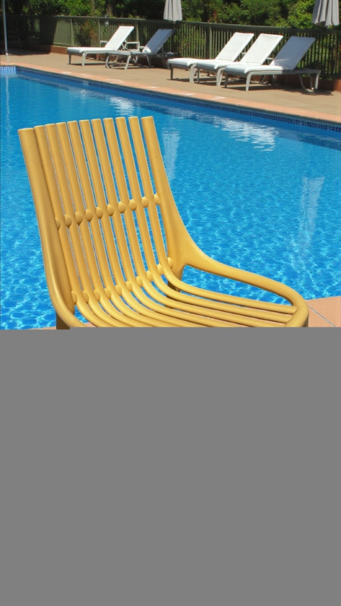 Chaise de jardin en plastique jaune à lattes en extérieur, idéale pour aménager un espace détente au bord de la piscine ou dans le jardin. Conçue pour résister aux conditions extérieures, cette chaise.