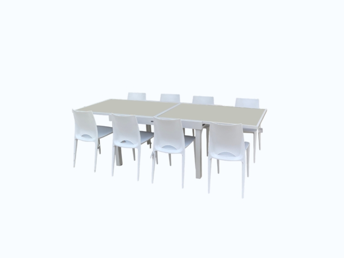 Table extensible EOS en aluminium blanc avec plateau en verre cappuccino, pouvant accueillir jusqu'à 12 personnes, idéale pour repas conviviaux.