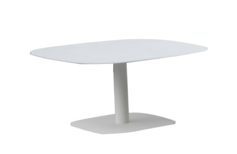 Chaise ou mobilier intérieur blanc minimaliste pour décoration élégante et contemporaine.