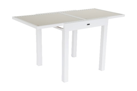 Table de jardin pliable en bois peint blanc idéale pour les espaces extérieurs. Facile à transporter et à ranger, parfaite pour les repas en plein air lors des weekends ou en vacances.